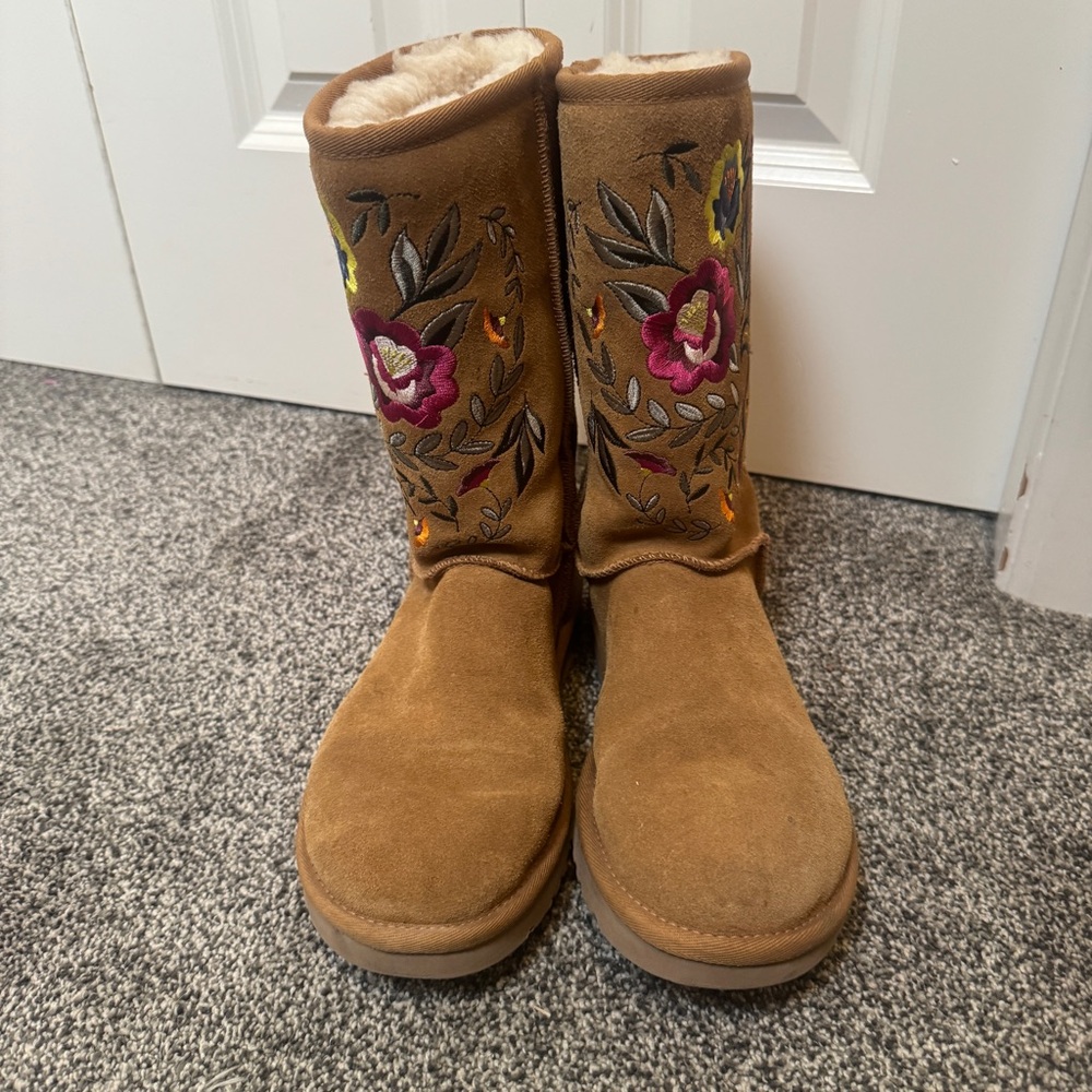 UGG Australia Juliette Embroidered Floral Y2K Suede Boots Womens Size 7 EUC - Picture 2 of 8